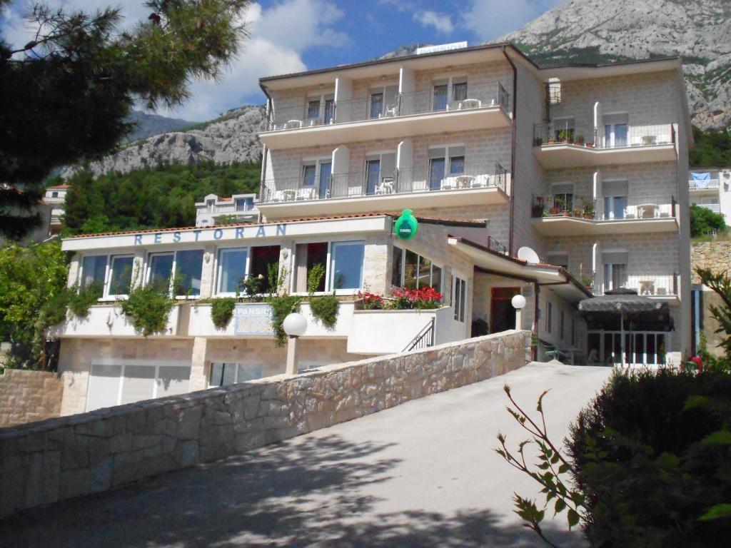 Pansion Komfor Moca Hotel Makarska Exterior photo